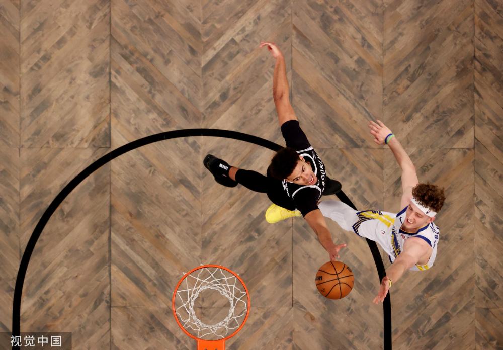 在接受采访 在接受采访