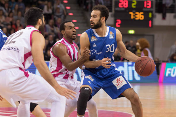 场中展现出 场中展现出